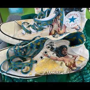 Converse wonder women shoes (w size 9) SOLD